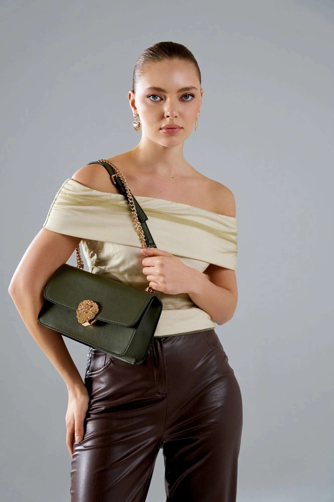 Çantë supi, ngjyrë e gjelbër e errët, Vince Camuto, Amore