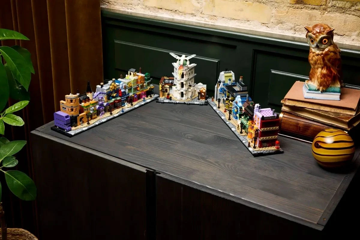 Set LEGO Harry Potter 76444 Diagon Alley Wizarding Shops