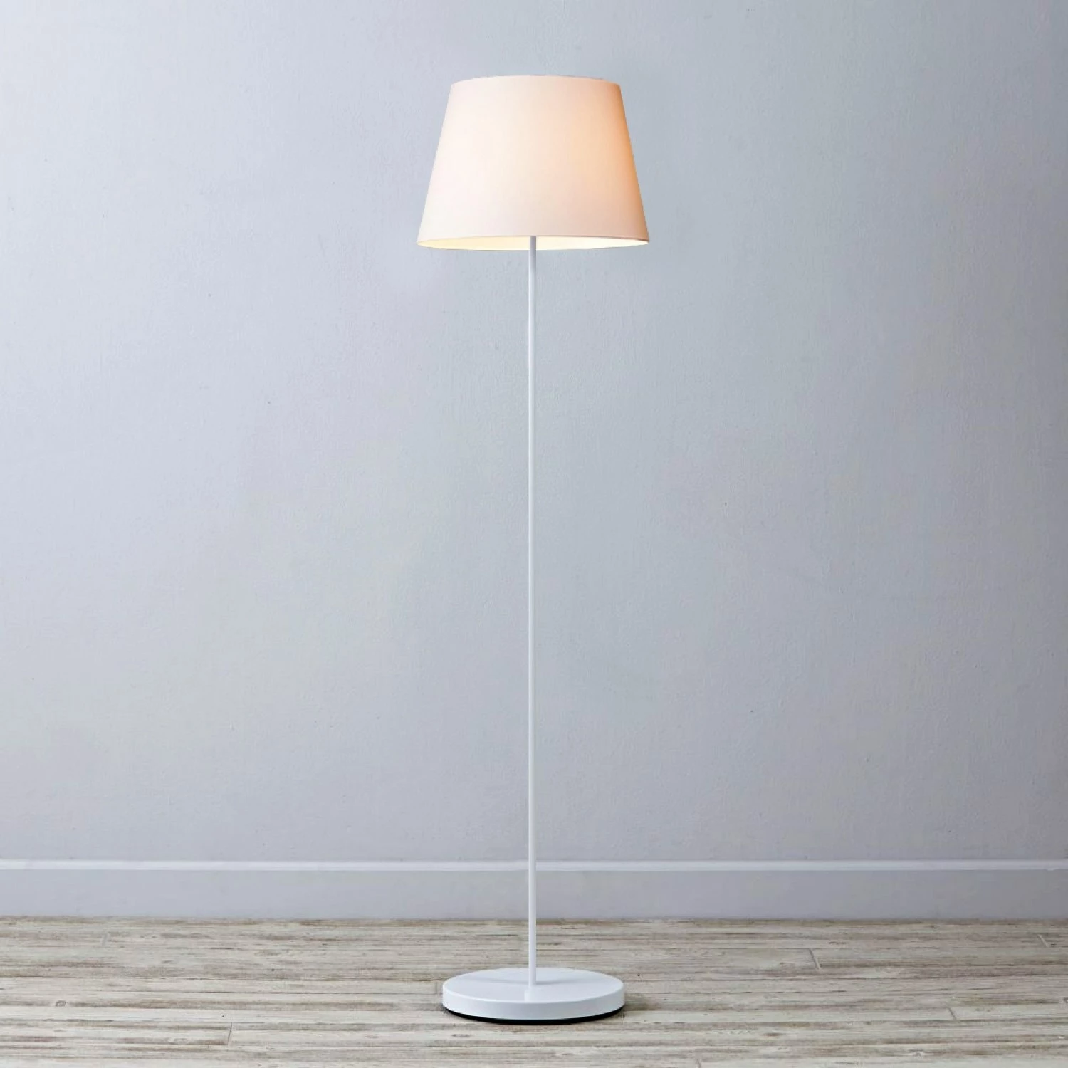 Llambë dyshemeje Opviq, AYD-3509, krem dhe e bardhë, 145 cm