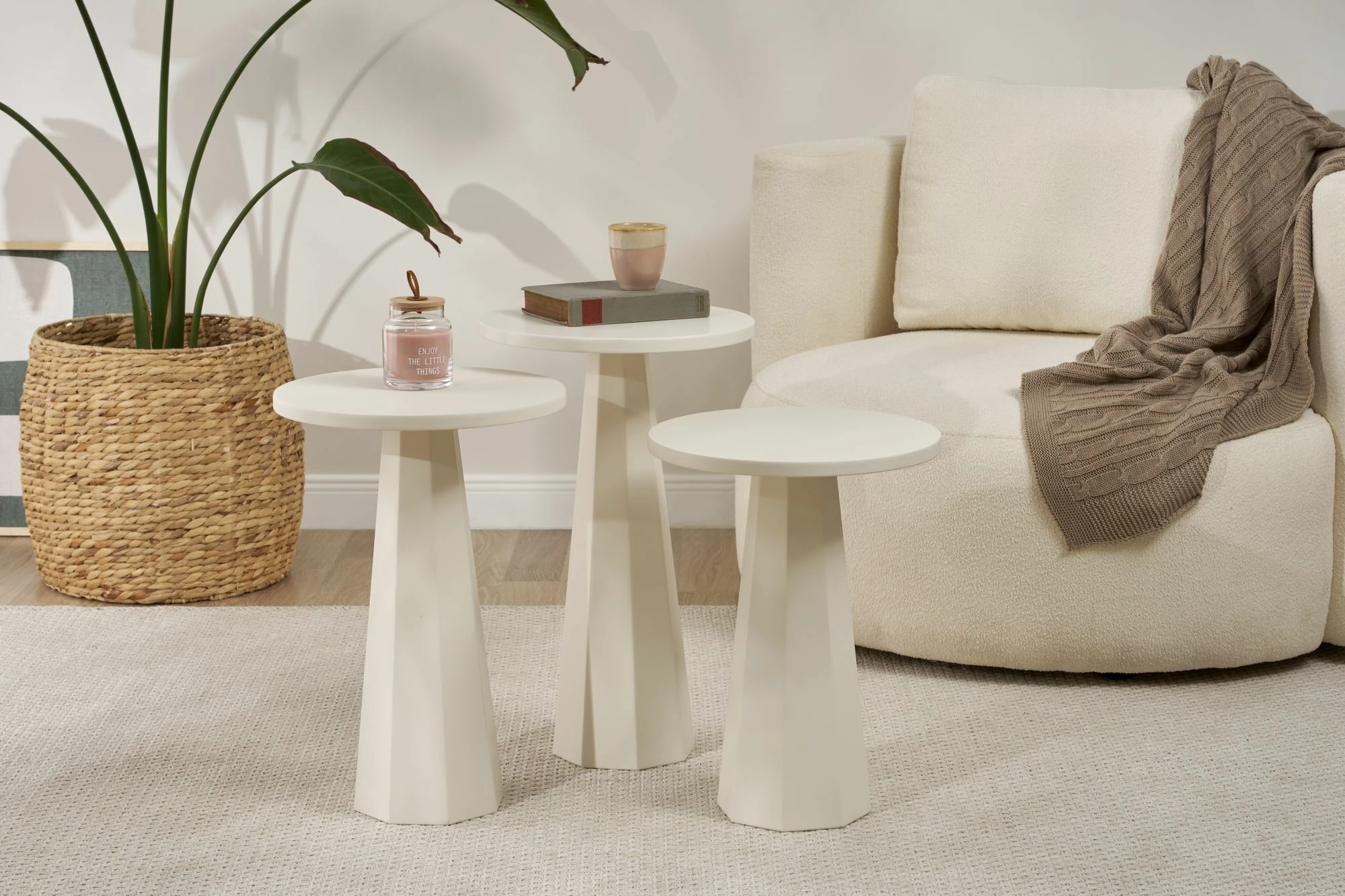 Set tavolinash anësore Skye Decor, Lilyum (57 + 52 + 47) - e bardhë