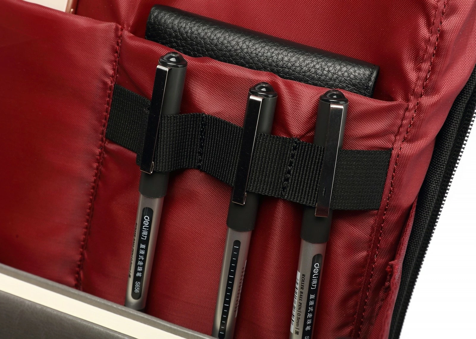 Çantë shpine për laptop YENKEE YBB 1503 SHIELD, 15.6", e zezë/kuqe