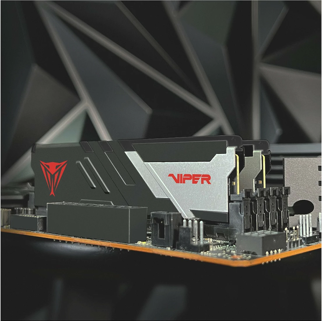 RAM Memorje Patriot Viper Venom 16GB (2x8GB) DDR5 5600MHz, XMP, zi/bardhë