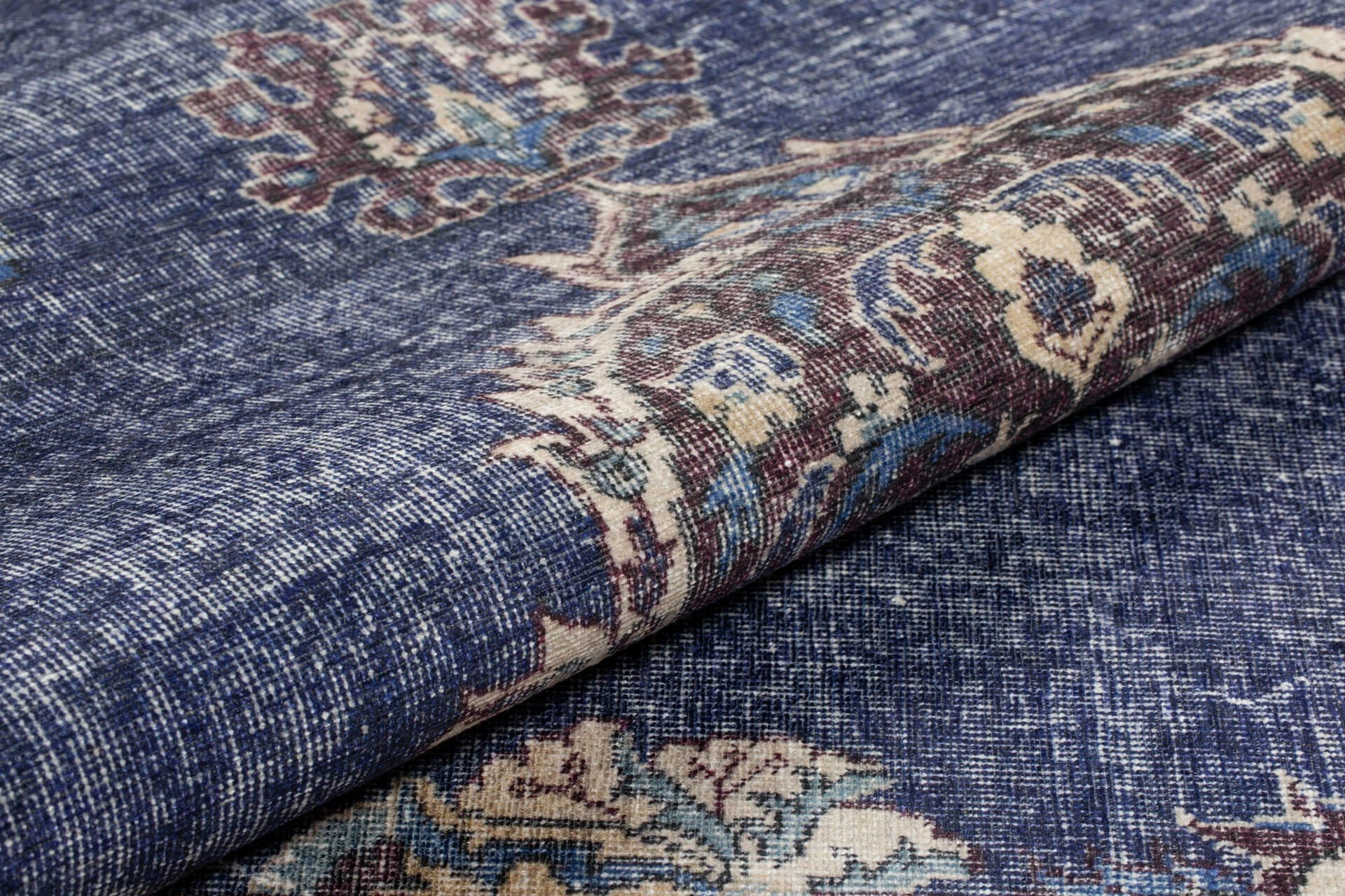 Qilim Conceptum Hypnose, chenille blu, 230x330cm, ngjyrë e kaltër e errët AL 249