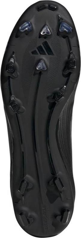 Atlete futbolli adidas, të zeza