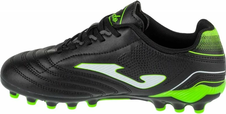 Atlete futbolli për fëmijë Joma, të zeza