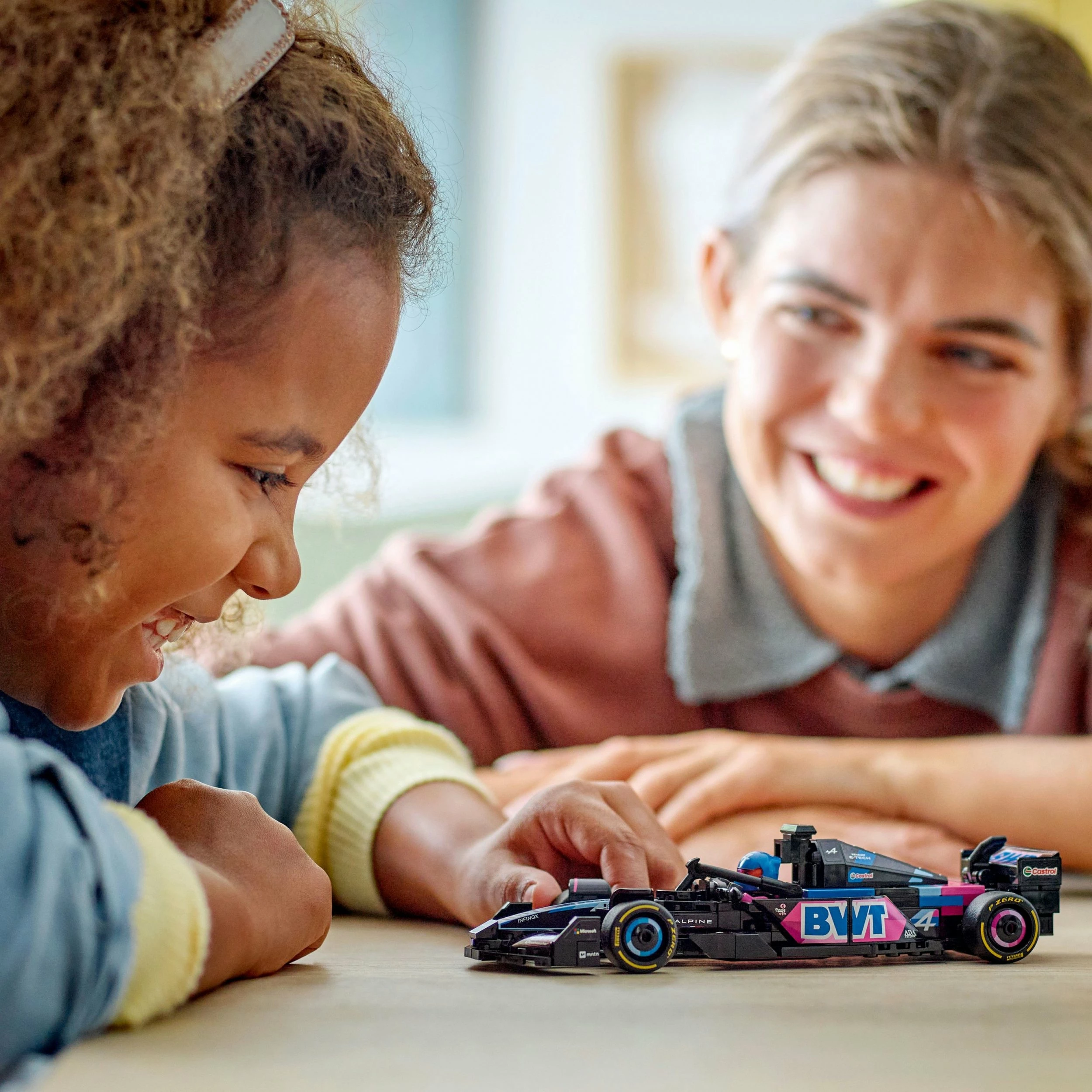Set LEGO Speed Champions Bolid F1 BWT Alpine Team A524 77248, 258 copë, zi/kaltër/rozë