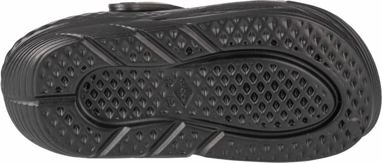 Papuqe Crocs për femra, të zeza