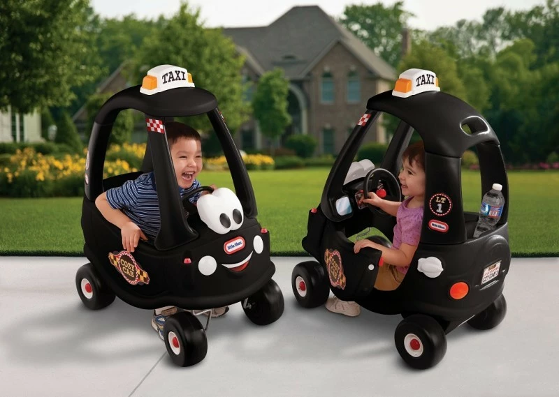 Makine ride-on Little Tikes Cozy Coupe Taxi, e zezë, për fëmijë