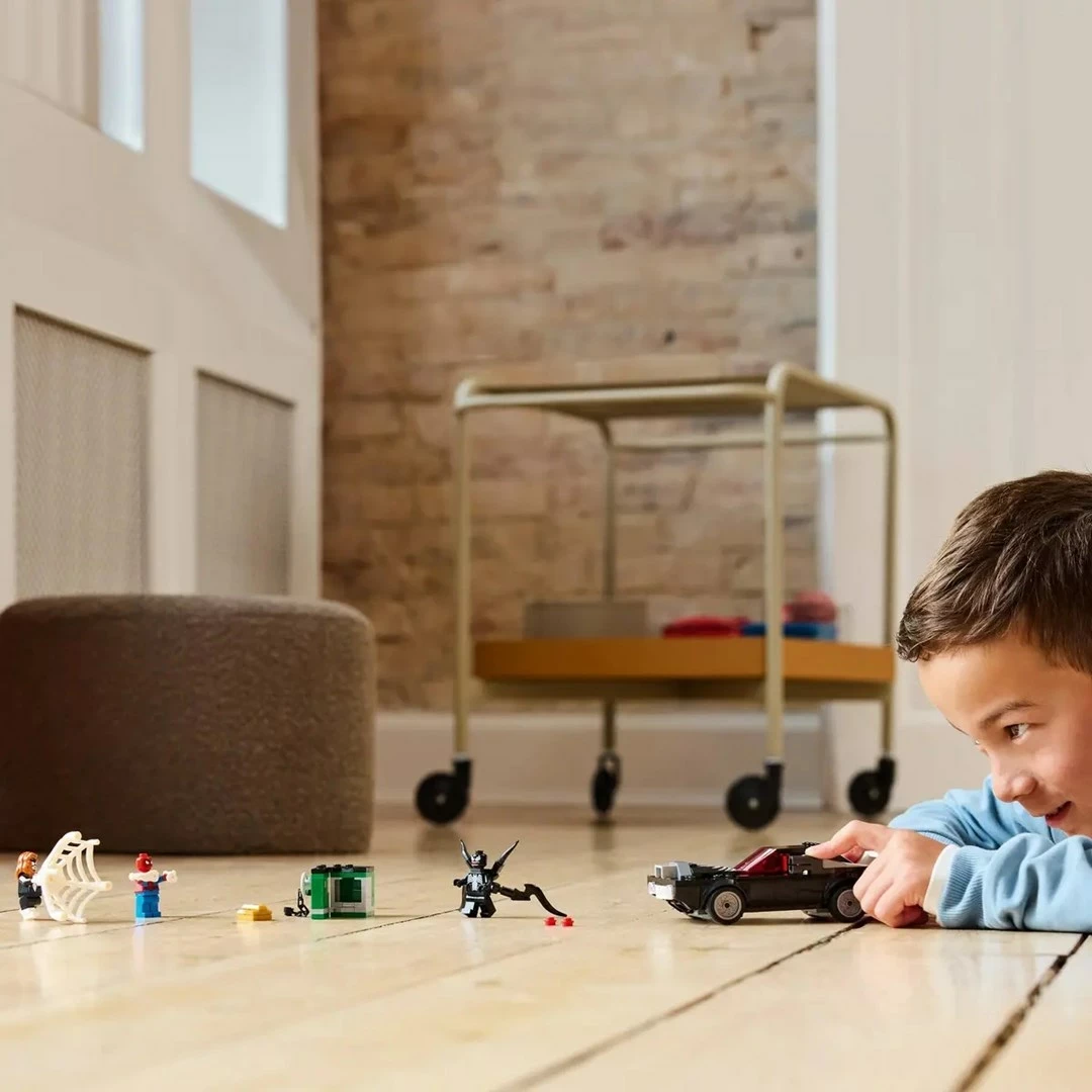 Set LEGO Marvel 76309 Spider-Man vs. Venom Muscle Car