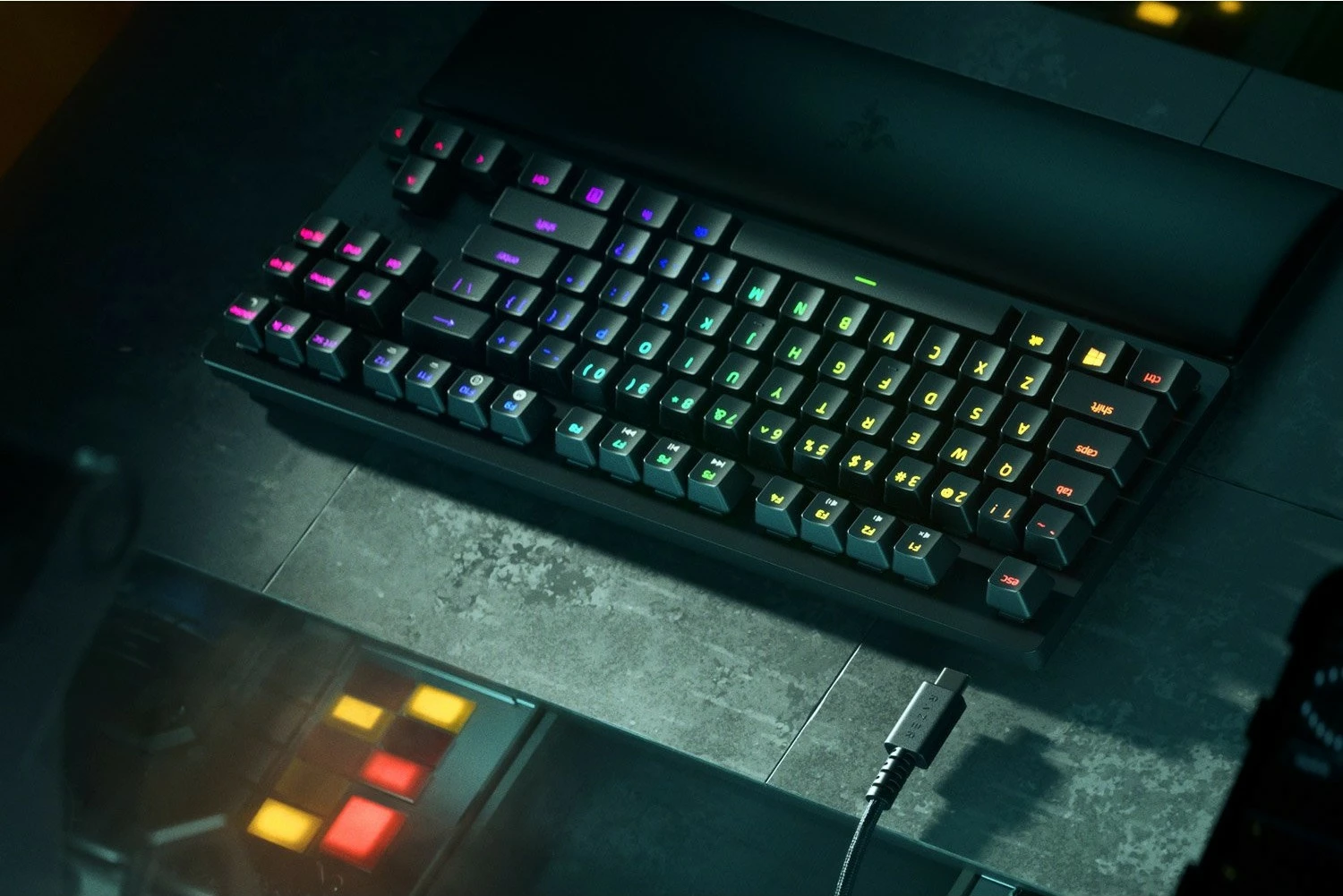 Tastierë mekanike Razer Huntsman V2 TKL, RGB, USB, QWERTZ, e zezë