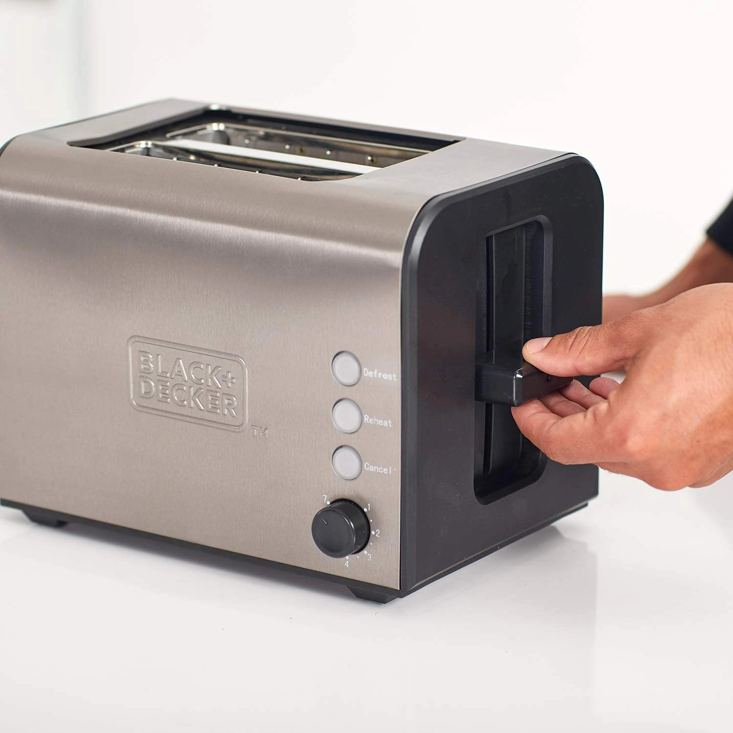 Toster Black&Decker BXTO900E 900 W, 2 slotë 42x137 mm, çelik inox