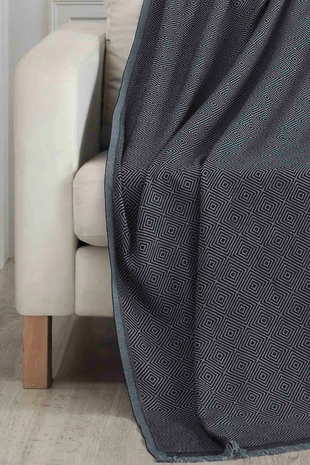 Mbulesë divani L'essentiel Elite, e zezë