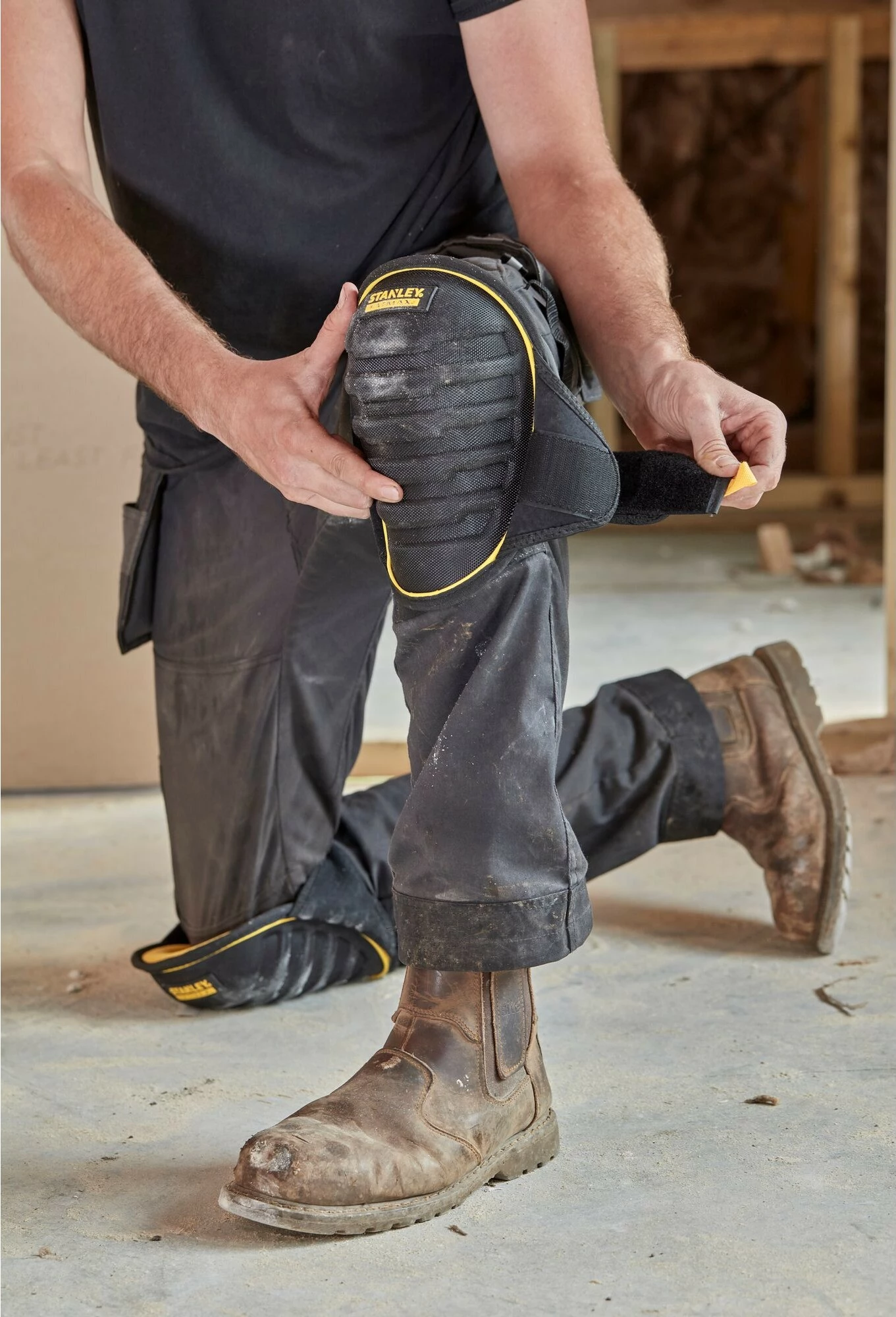 Mbrojtëse gjuri Stanley FatMax, xhel, gjysmë të forta, e zezë