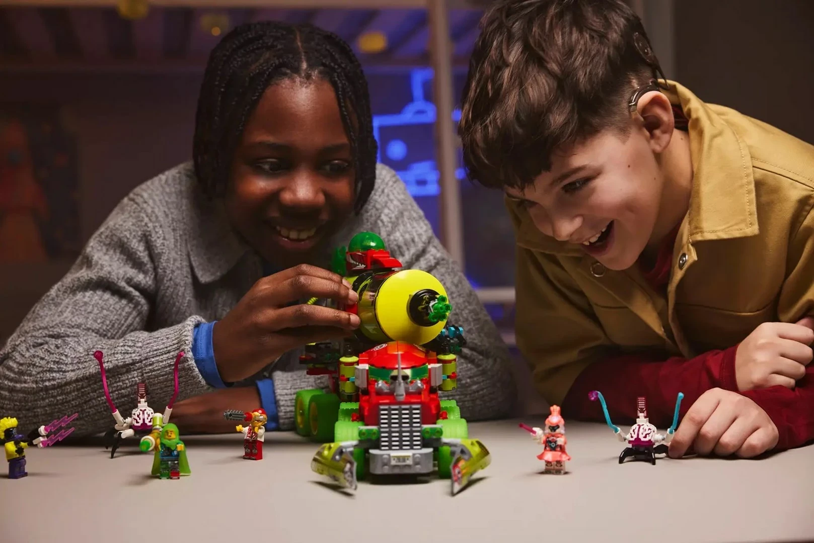 Set LEGO DREAMZZZ Mateo's Spray Paint Truck 71499, 5 minifigura, për fëmijë 9+