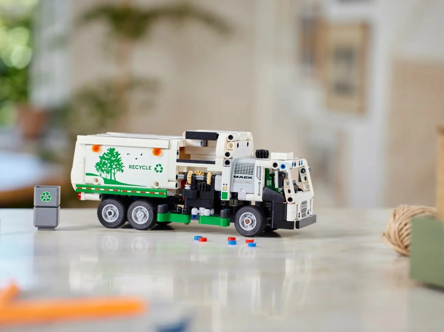 Set Lego Technic 42167 MACK LR Electric Garbage Truck