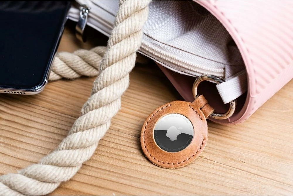 Mbështjellës Fixed për AirTag FIXWAT-C2-BRW lëkurë gjedhi italiane me keychain, kafe
