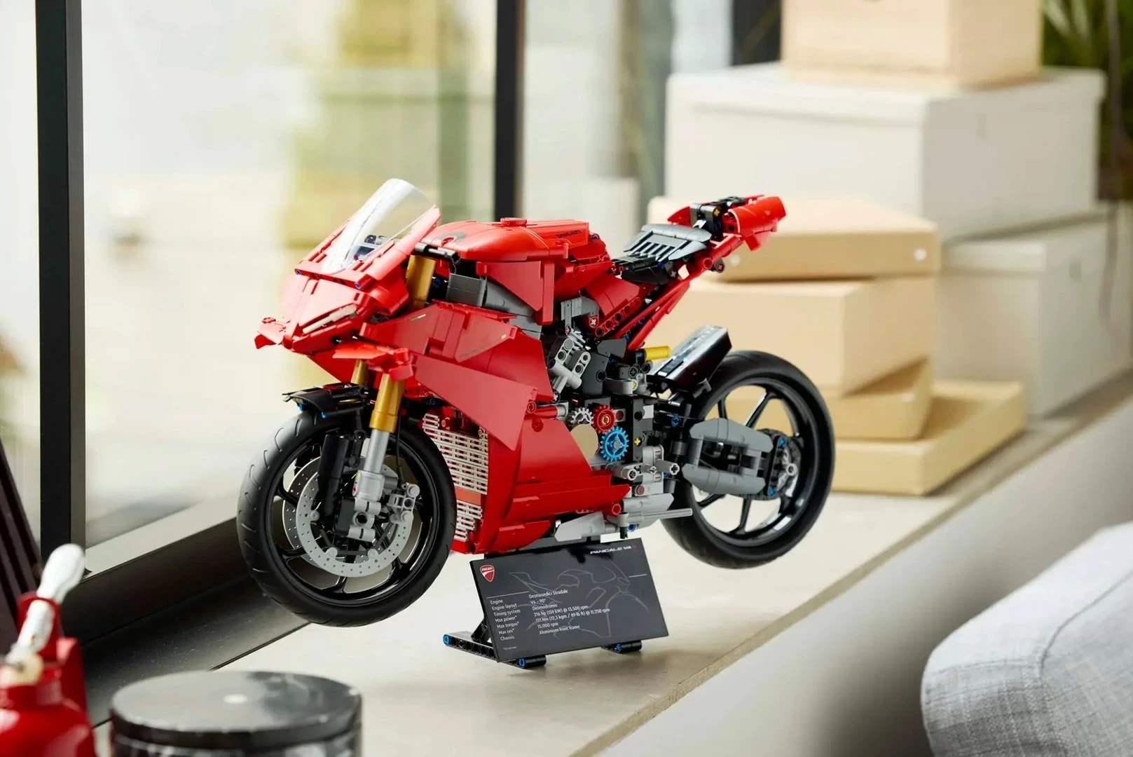LEGO Technic Ducati Panigale V4 S, Model 42202, e kuqe