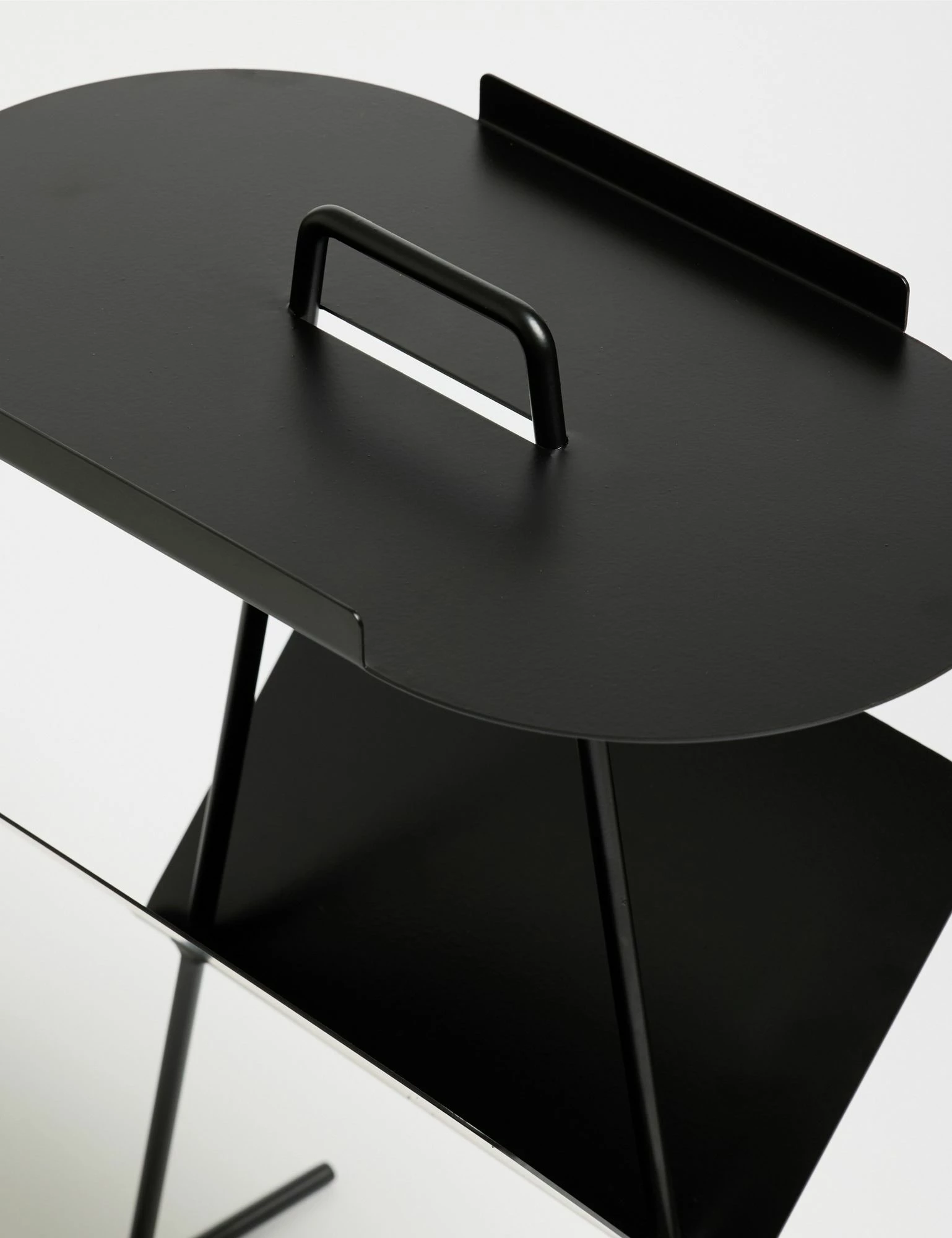 Tavolinë anësore Skye Decor, Goddy, e zezë