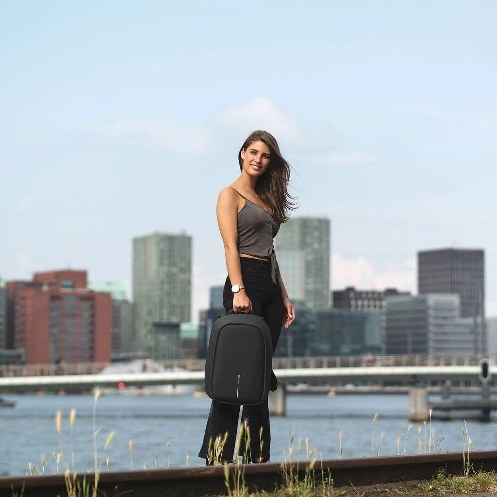 Çantë shpine për laptop XD Design Bobby, e zezë