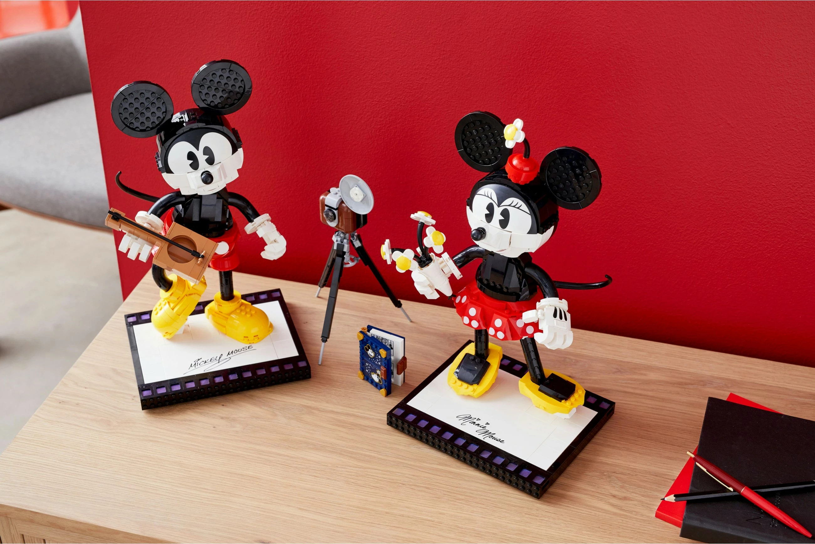 Set ndërtimi LEGO Classic Mickey Mouse & Minnie Mouse, 1739 pjesë, plastikë