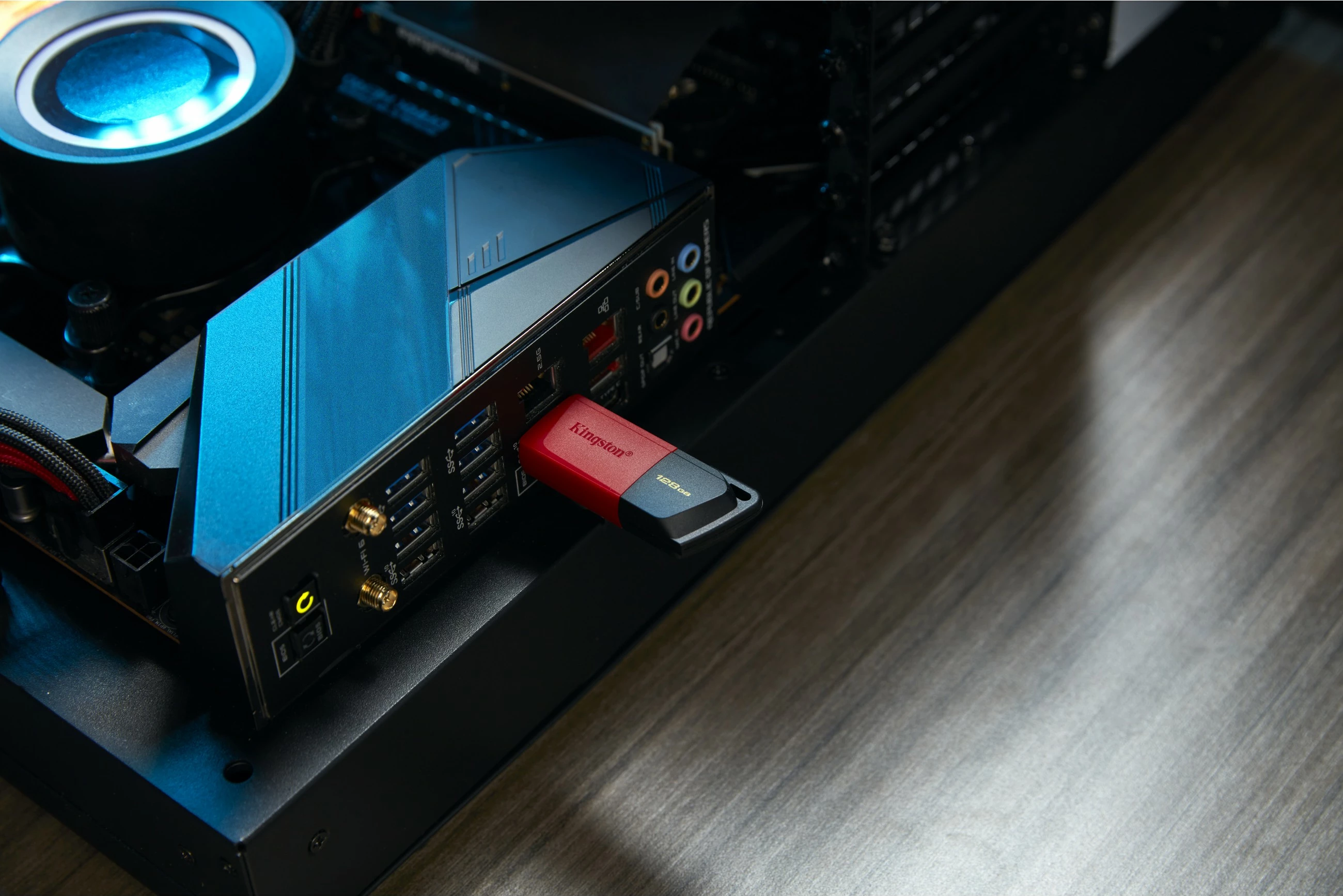 USB Kingston DataTraveler Exodia M, 128GB, USB3.2, zi + kuqe