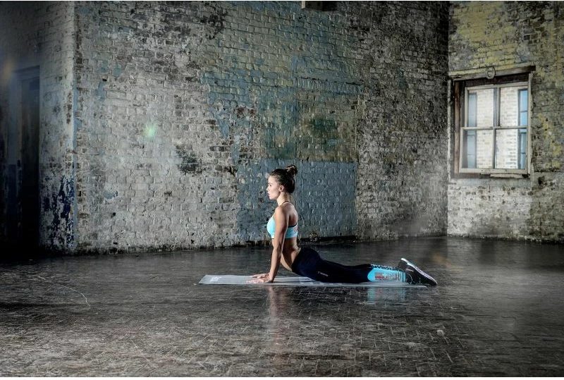 Tapet për ushtrime Reebok, ngjyrë gri