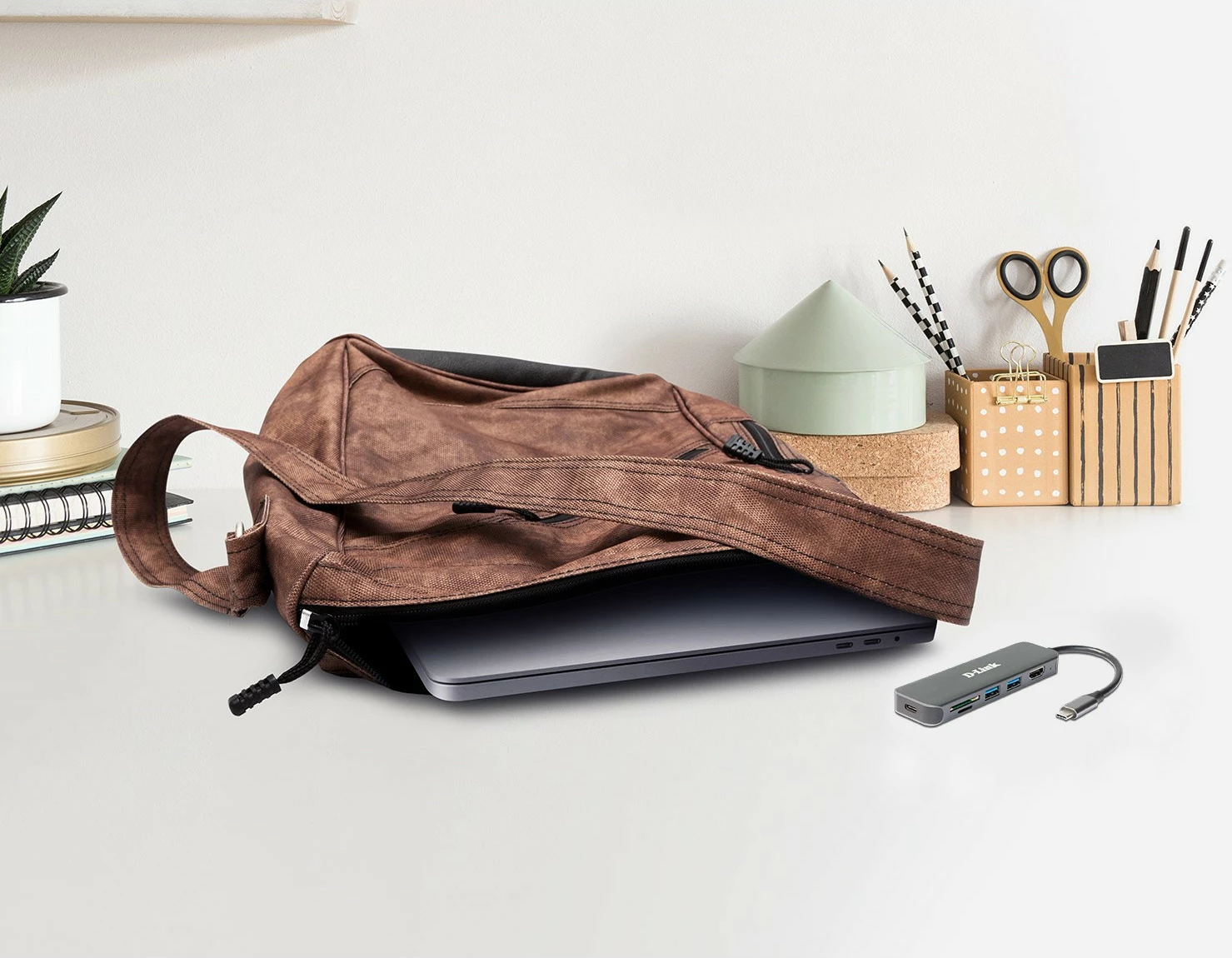 USB-C Hub D-Link DUB-2327, 6-në-1, HDMI, SD/microSD, 60W, gri