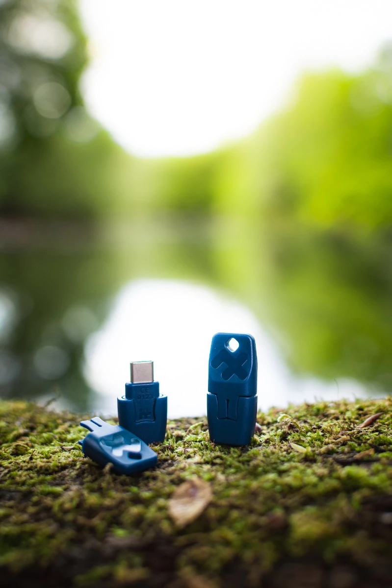 Pajisje për trajtim pickimi insektesh HEAT IT V3, Lightning për iPhone 6–14, e kaltër