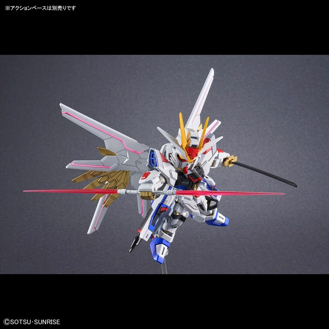 Model lodër Bandai SDCS Mighty Strike Freedom Gundam, për koleksionistë