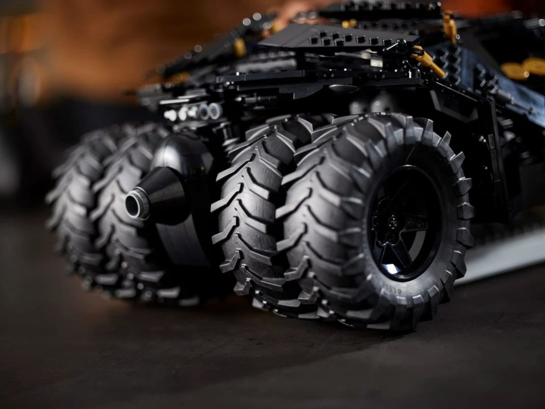 Set LEGO Super Heroes 76240 Batmobile Tumbler