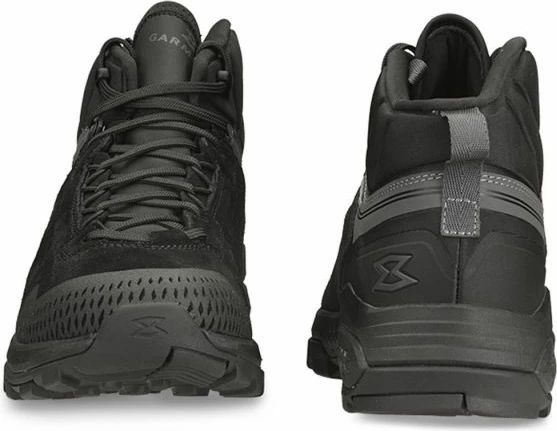 Atlete outdoor Garmont, të zeza