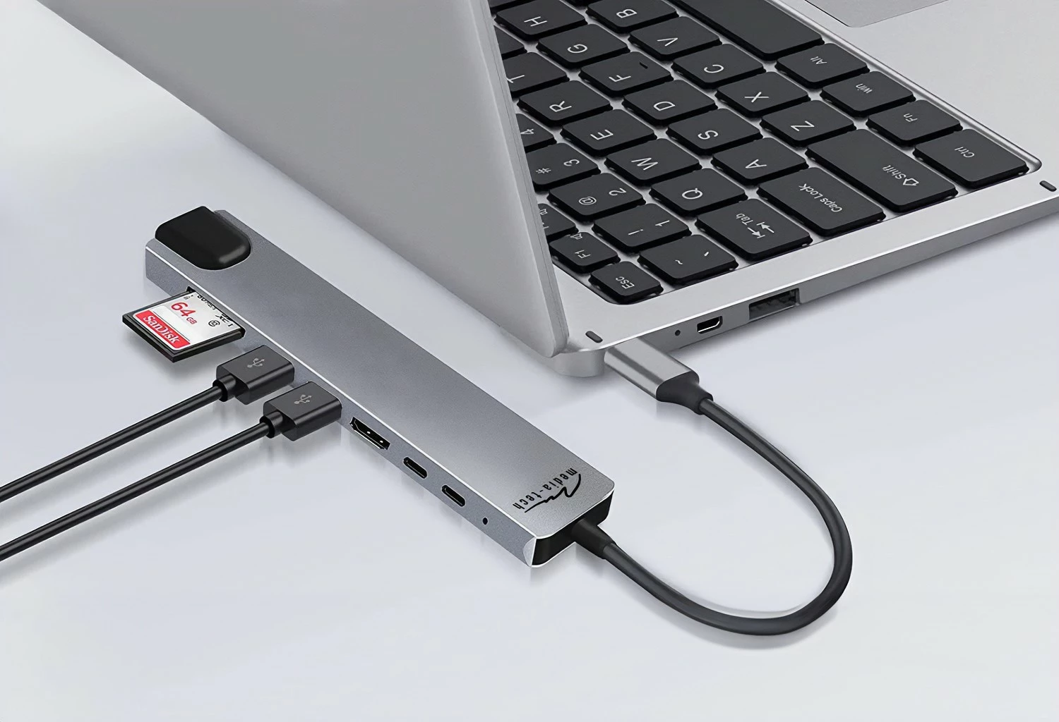 Kasë Media-Tech MT5046, 8 porte, Docking Station, Alumini