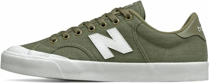 Atlete për meshkuj New Balance, të bardha me të gjelbra