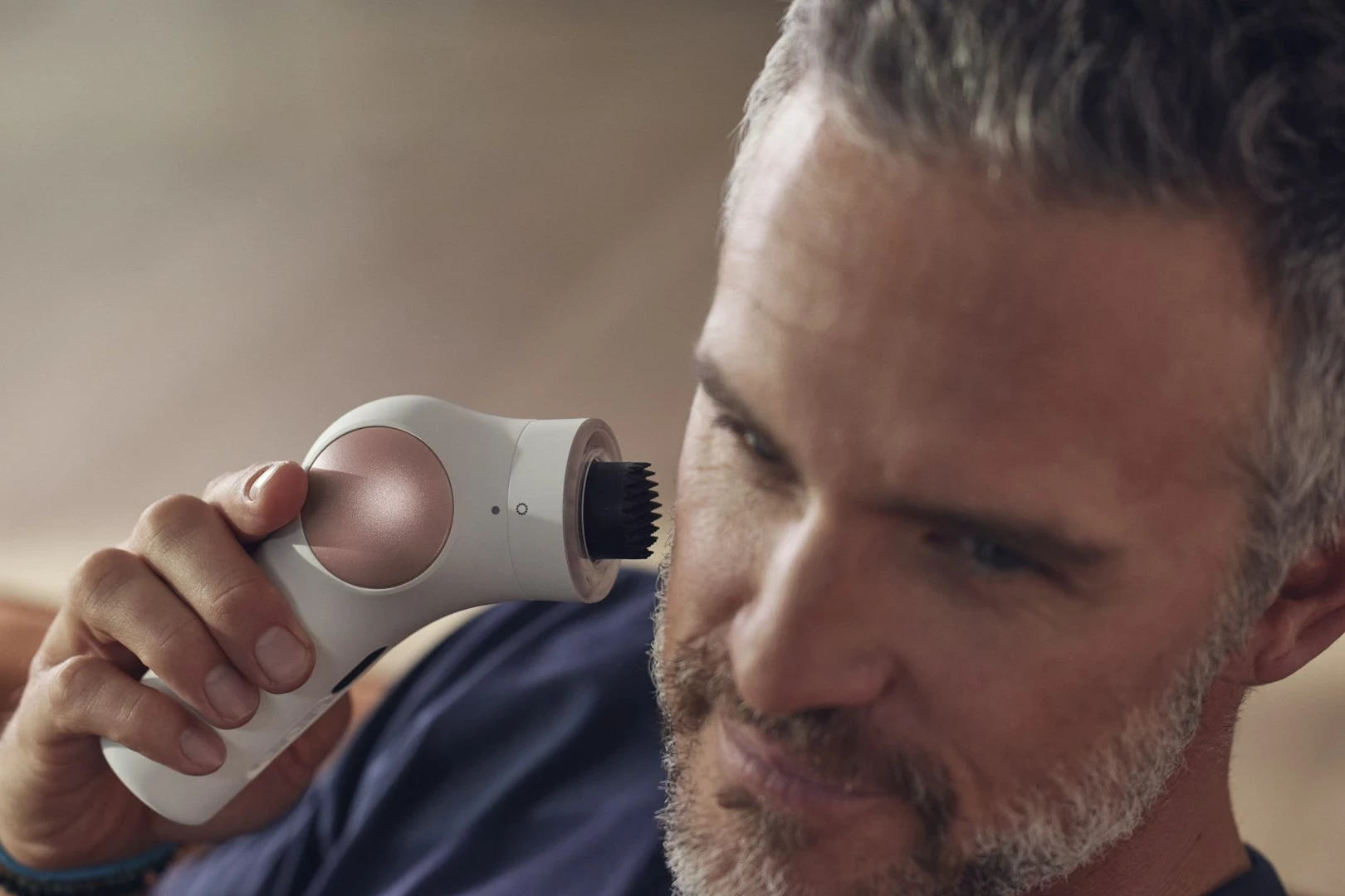 Pajisje për kujdesin e fytyrës Therabody TheraFace PRO, e bardhë