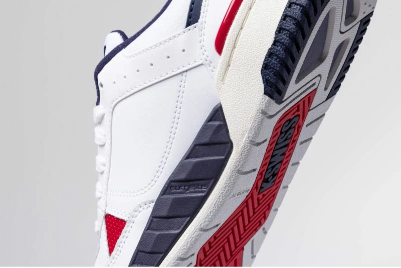 Atlete për meshkuj K-Swiss, të bardha