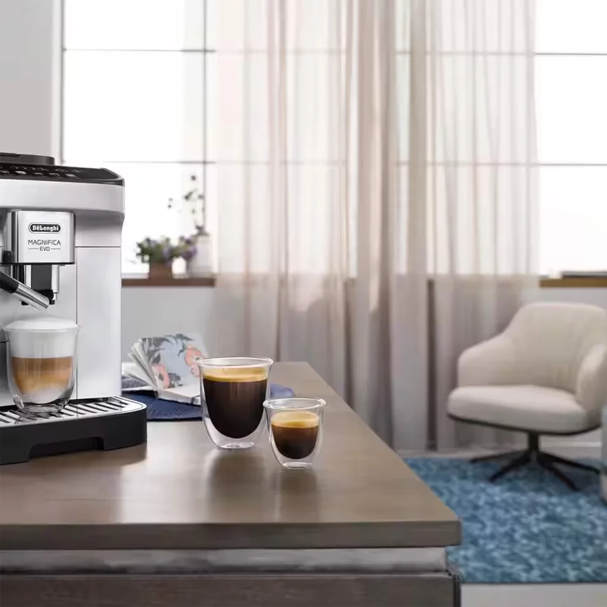 makinë kafeje, DeLonghi Magnifica Evo ECAM290.61B, 1.8 L, 15 bar, 1450 W, mulli automatik me rregullim, ekran me prekje, sistem LatteCrema, e zezë