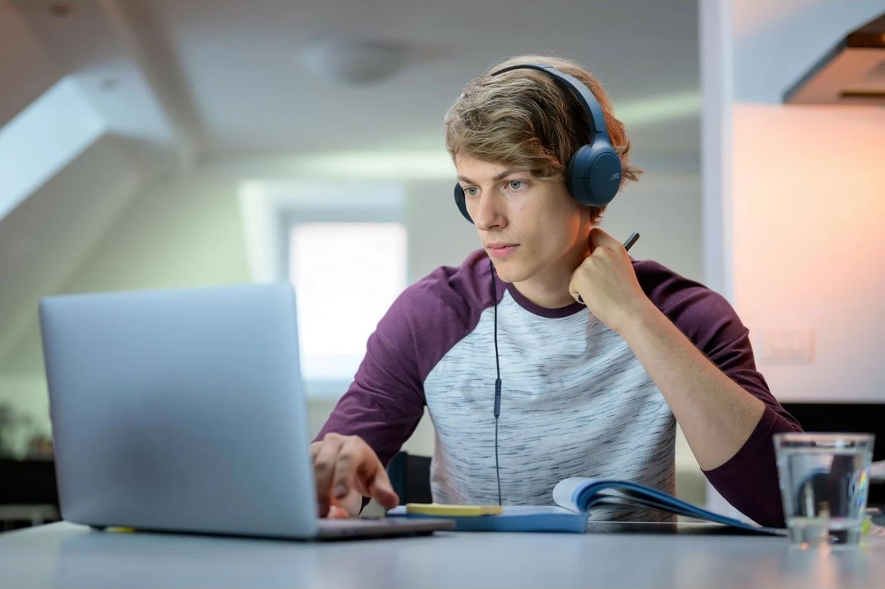 Kufje JVC HA-S33UC USB-C me mikrofon, kontroll zëri, on-ear, blu