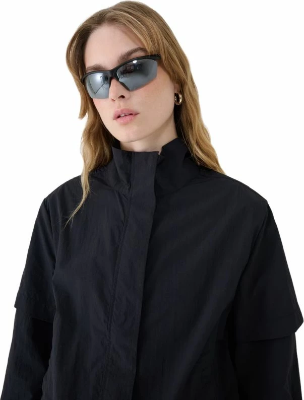 Jakne për femra 4F, e zezë