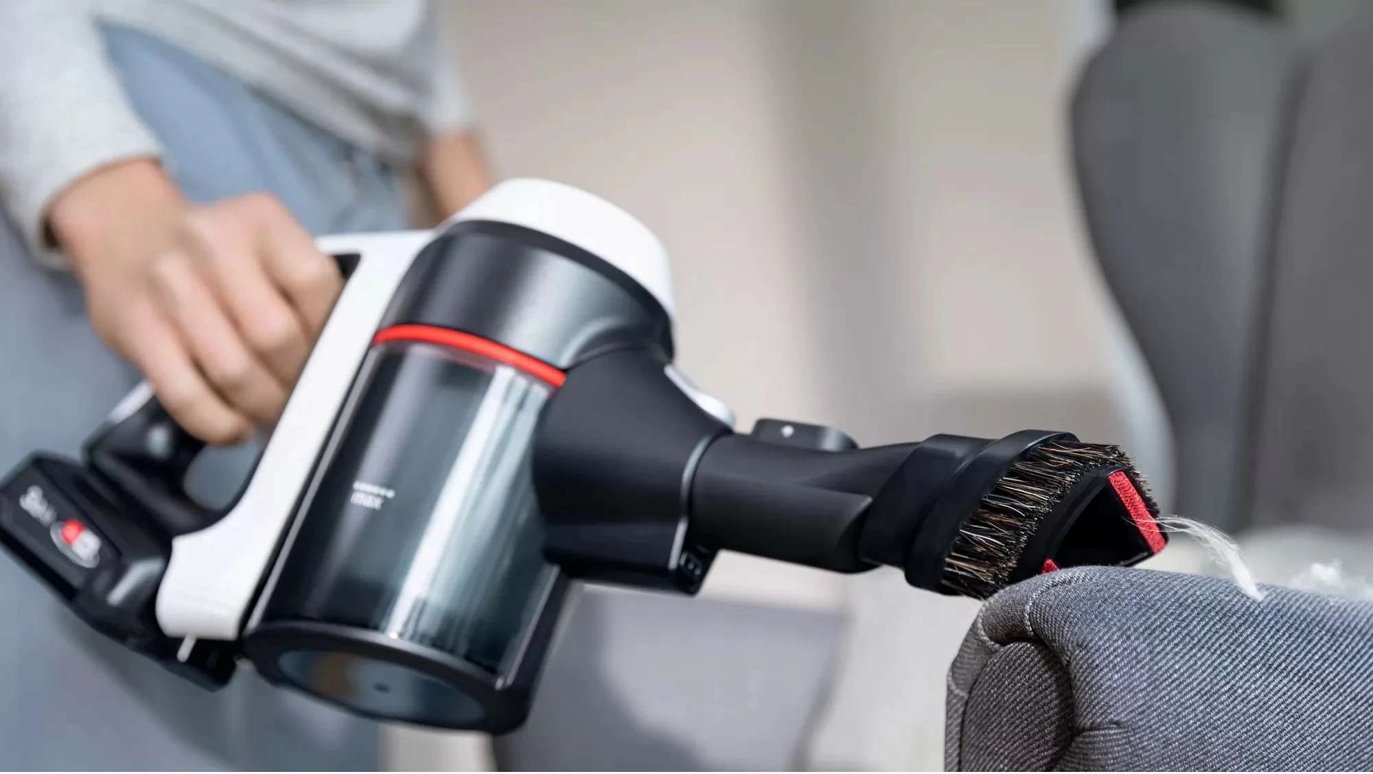 Fshesë stick 2-në-1 Bosch BBS711W, pa qese, 0.3L, e bardhë