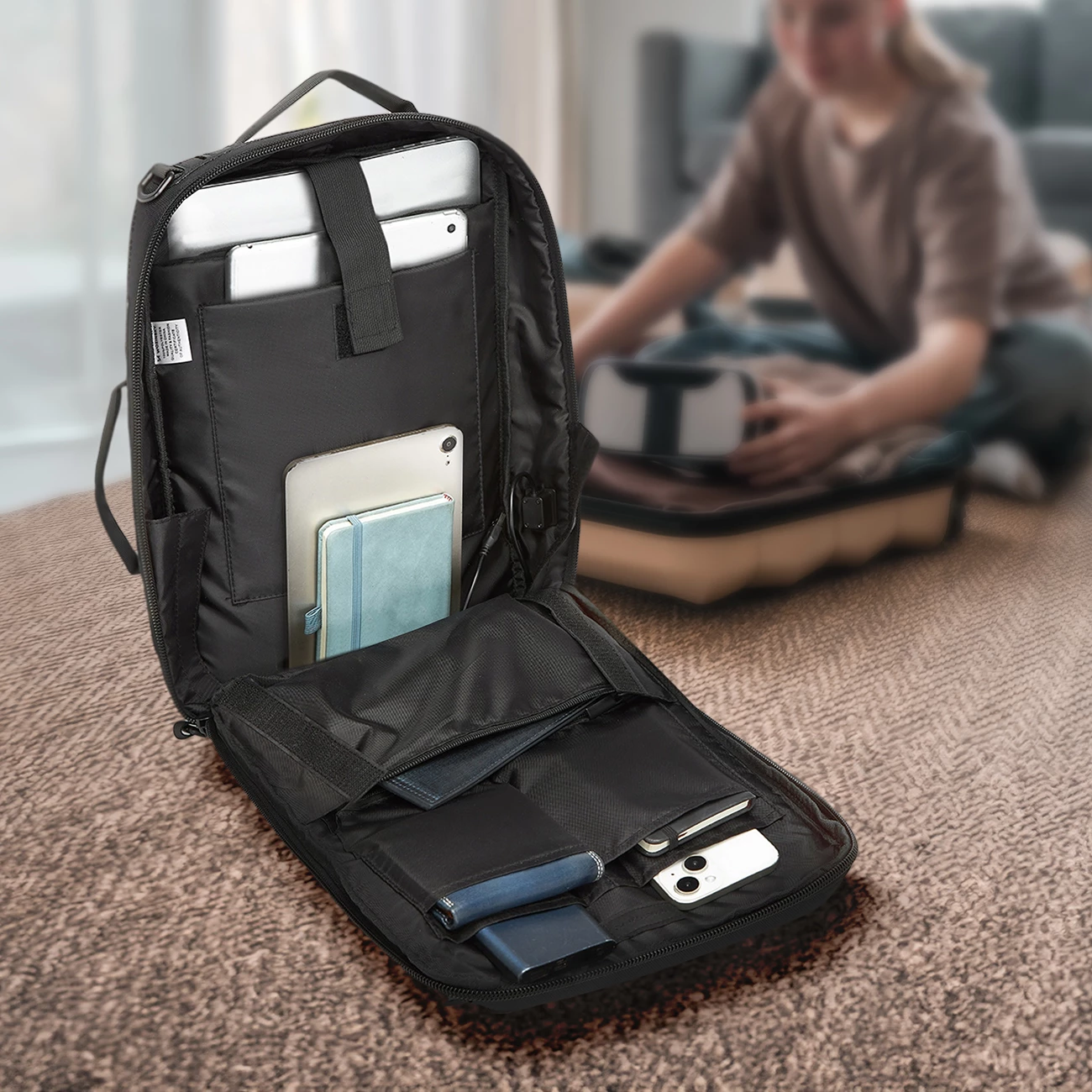 Çantë shpine/laptopi Wozinsky Premium 15.6 inç, me port USB, e zezë