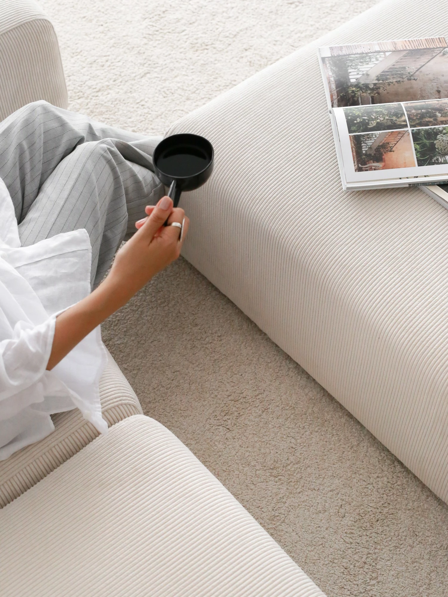 Pouf i bardhë Atelier del Sofa, Yolo