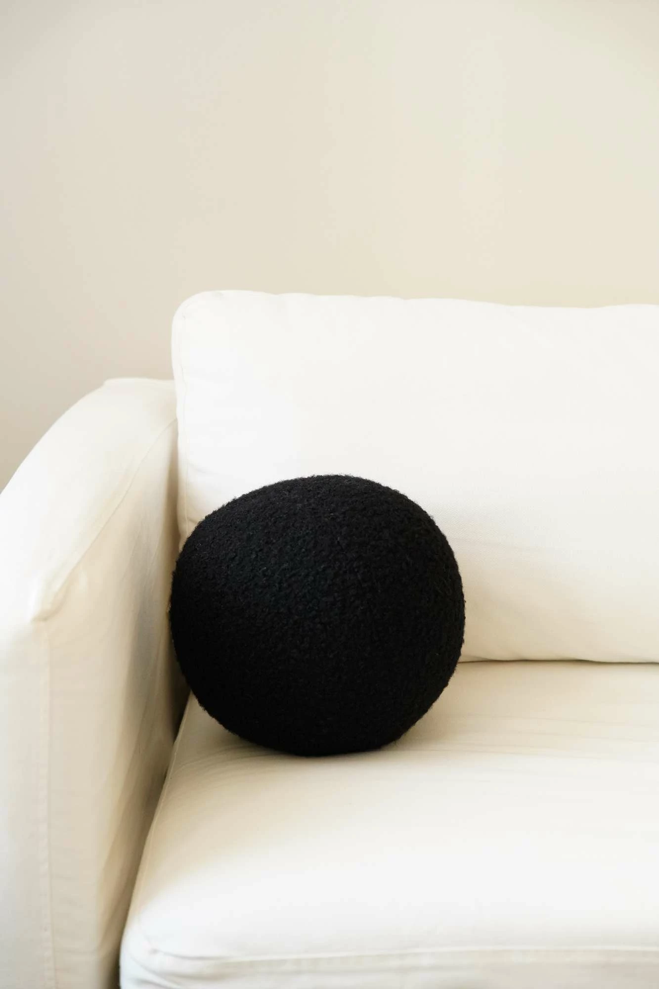 Jastëk dekorativ Evila Originals, Teddy Top 20, ngjyrë e zezë