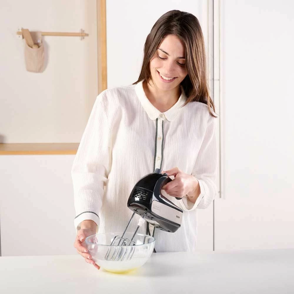 Mikser dore Black&Decker BXMXA500E 500W, enë rrotulluese 2.5L, 5 shpejtësi + turbo, i zi
