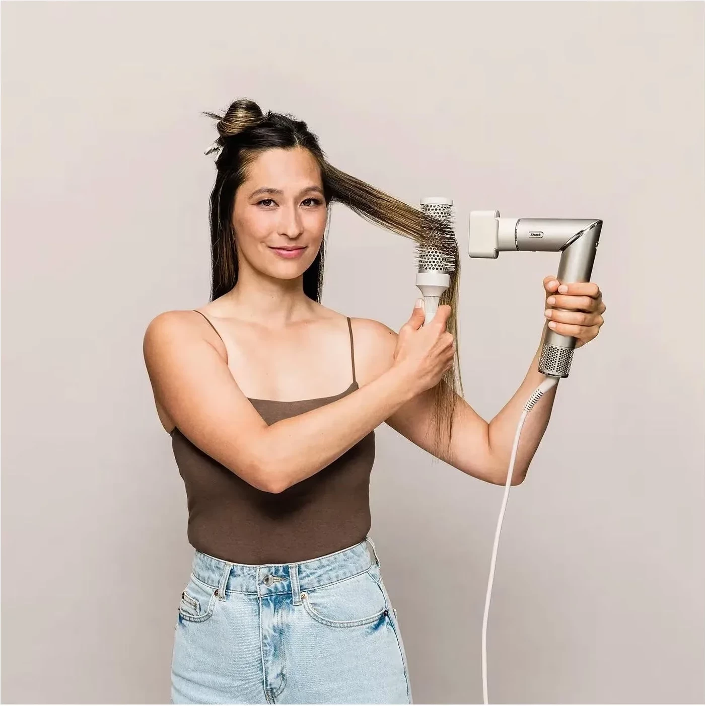 Tharëse flokësh Shark FlexStyle HD446SLEU, 1400W, 5 shtojca, bezh