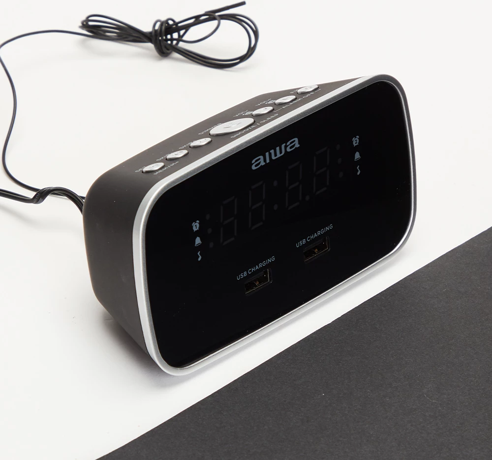 Orë alarmi me radio Aiwa CRU-19BK, FM/PLL, 2 alarme, 2x USB karikim, AUX In, ekran LED i zbehshëm, e zezë