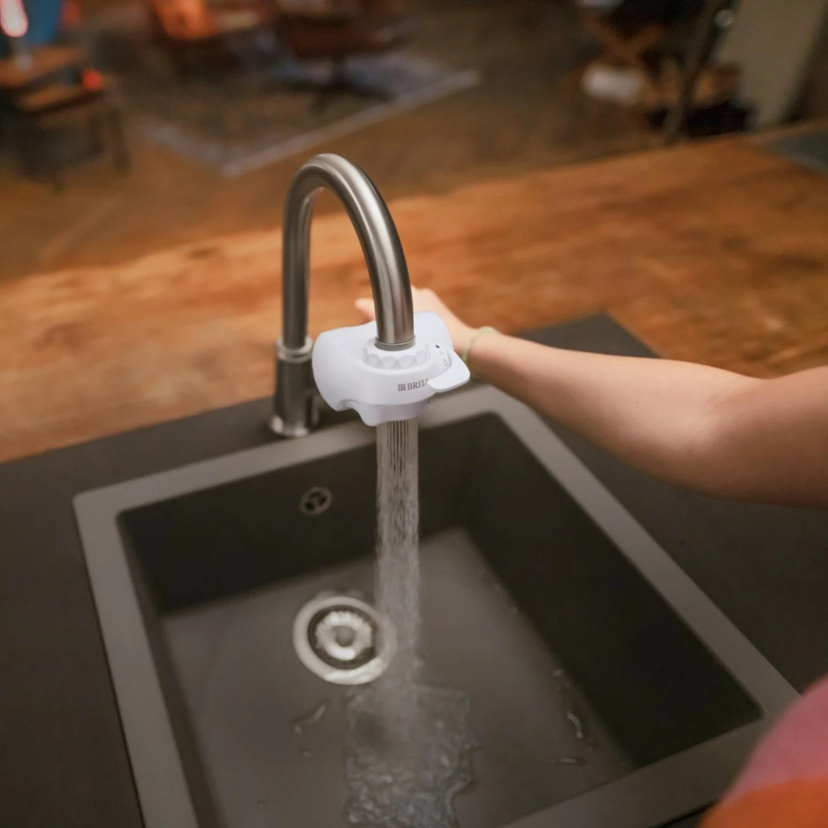 Fishek zëvendësues Brita ON TAP V për filtrin e ujit, i bardhë