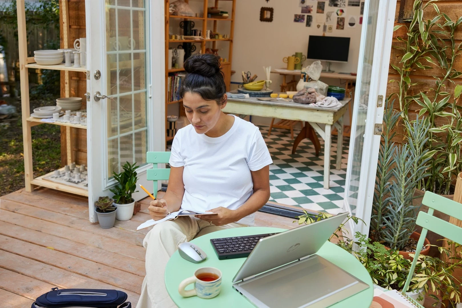 Tastierë HP 350 Compact Multi-Device Bluetooth, e bardhë