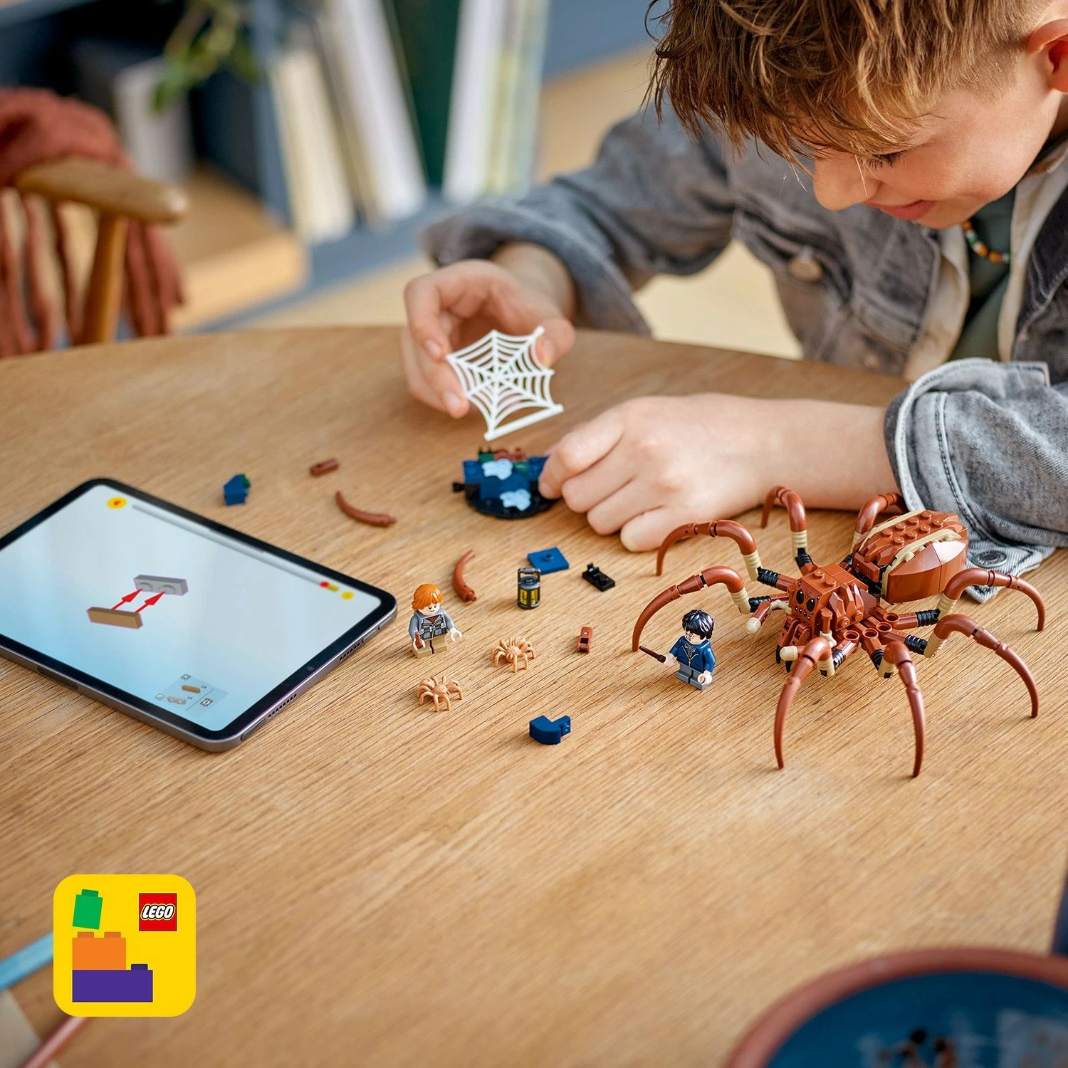 Set ndërtimi LEGO Harry Potter Aragog në Pyllin e Ndaluar, 195 pjesë, Multingjyrësh