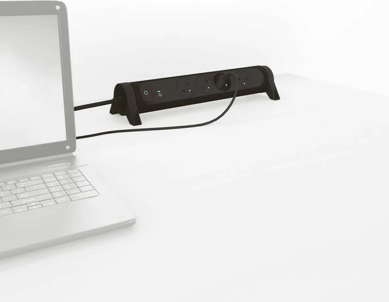 Zgjatues Legrand 4x2PZ, 1.5m, i zi, me mbrojtje nga mbingarkesa