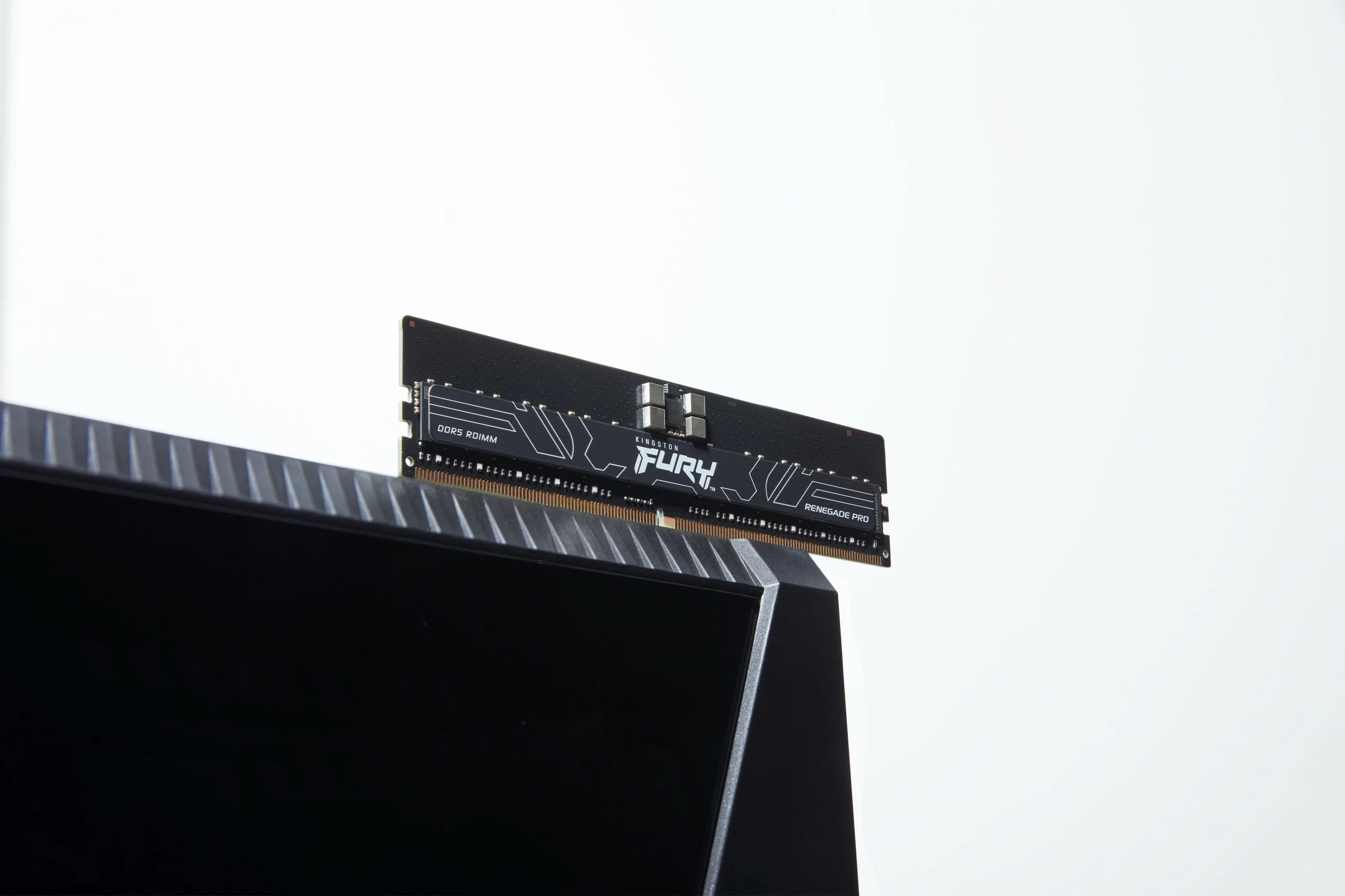 RAM Memorje Kingston FURY Renegade Pro 128GB 6000MT/s DDR5 ECC Reg CL32, e zezë